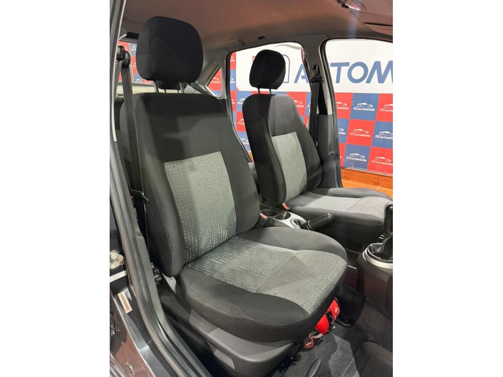 Ford Fiesta Sedan