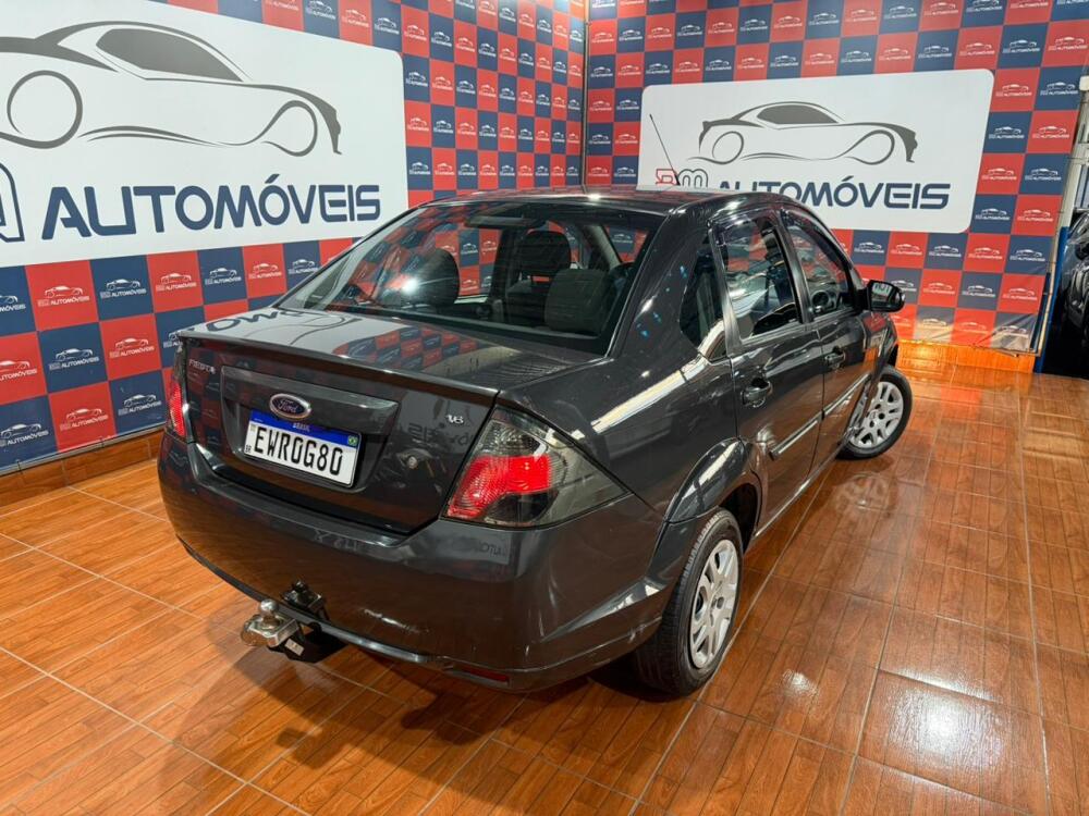 Ford Fiesta Sedan