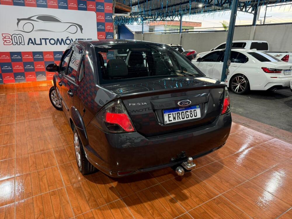 Ford Fiesta Sedan