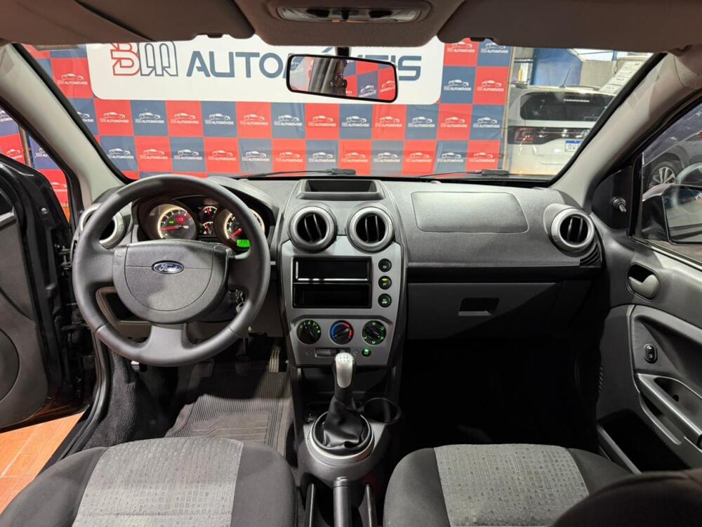 Ford Fiesta Sedan