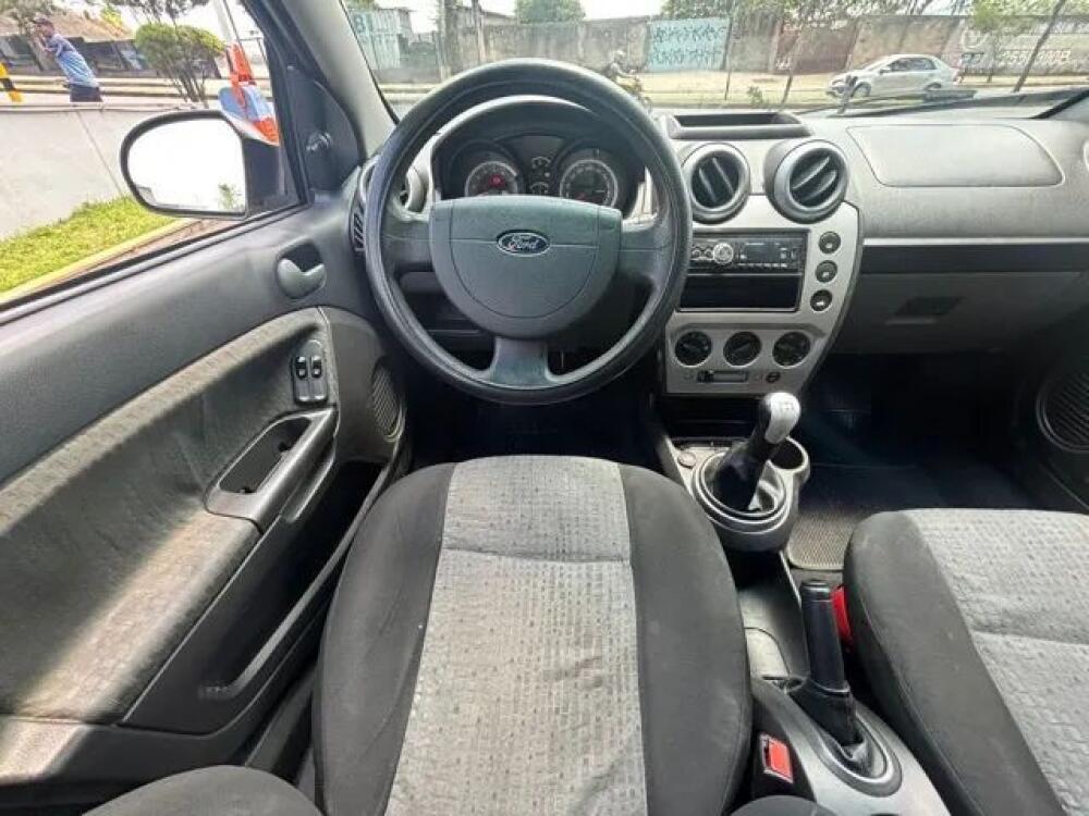 Ford Fiesta Sedan