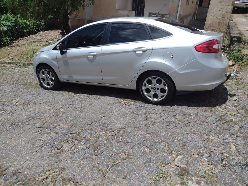 Ford Fiesta Sedan
