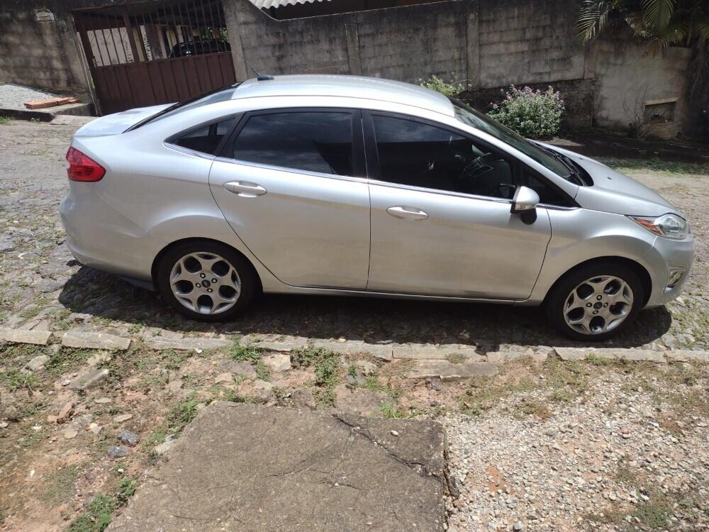 Ford Fiesta Sedan