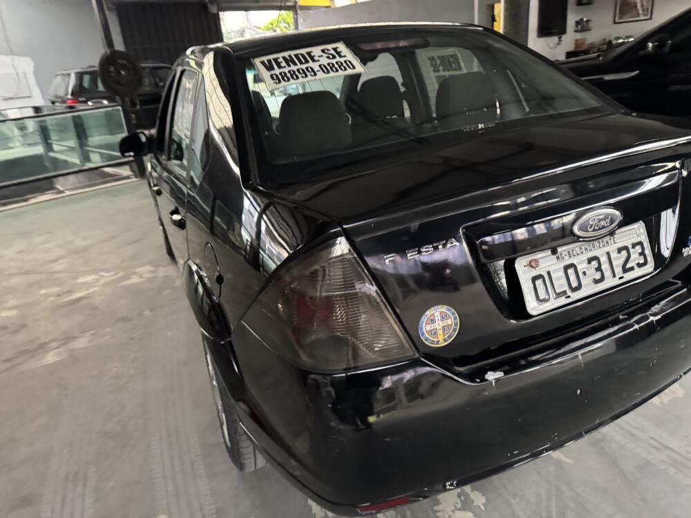 Ford Fiesta Sedan
