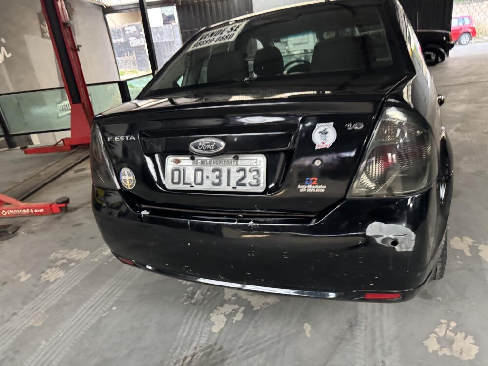 Ford Fiesta Sedan
