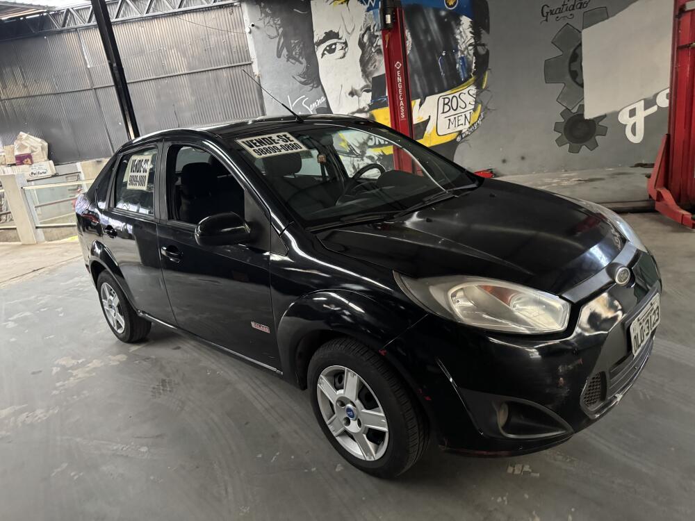 Ford Fiesta Sedan