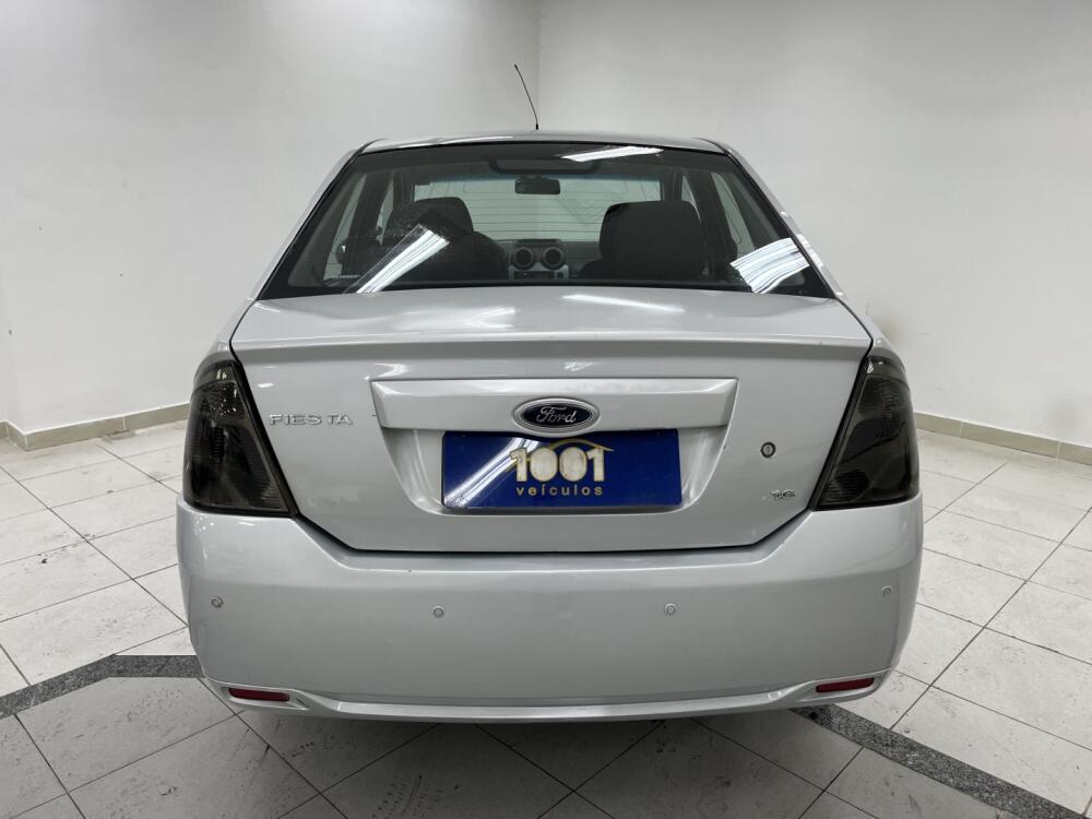 Ford Fiesta Sedan
