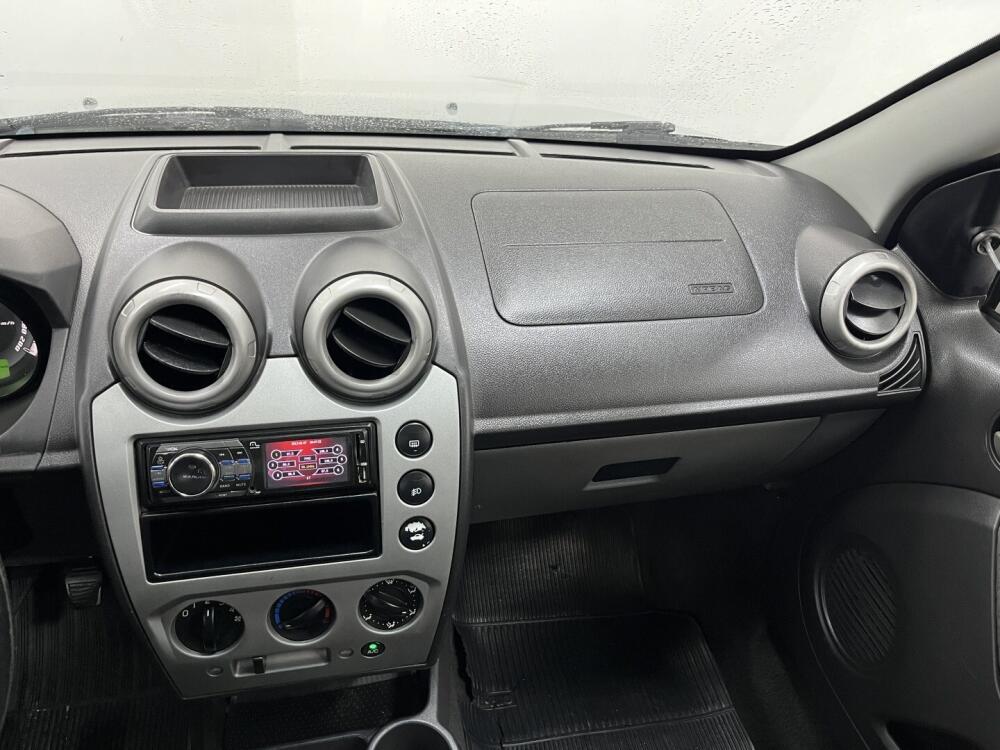 Ford Fiesta Sedan