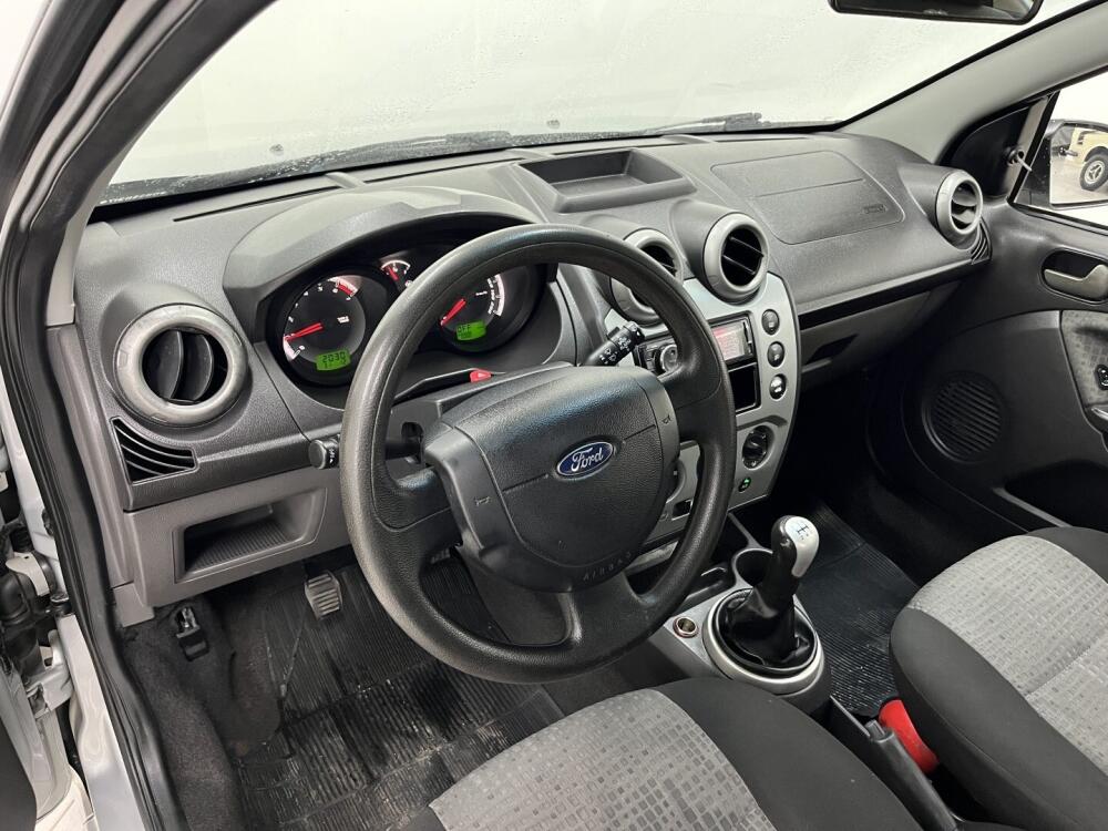 Ford Fiesta Sedan