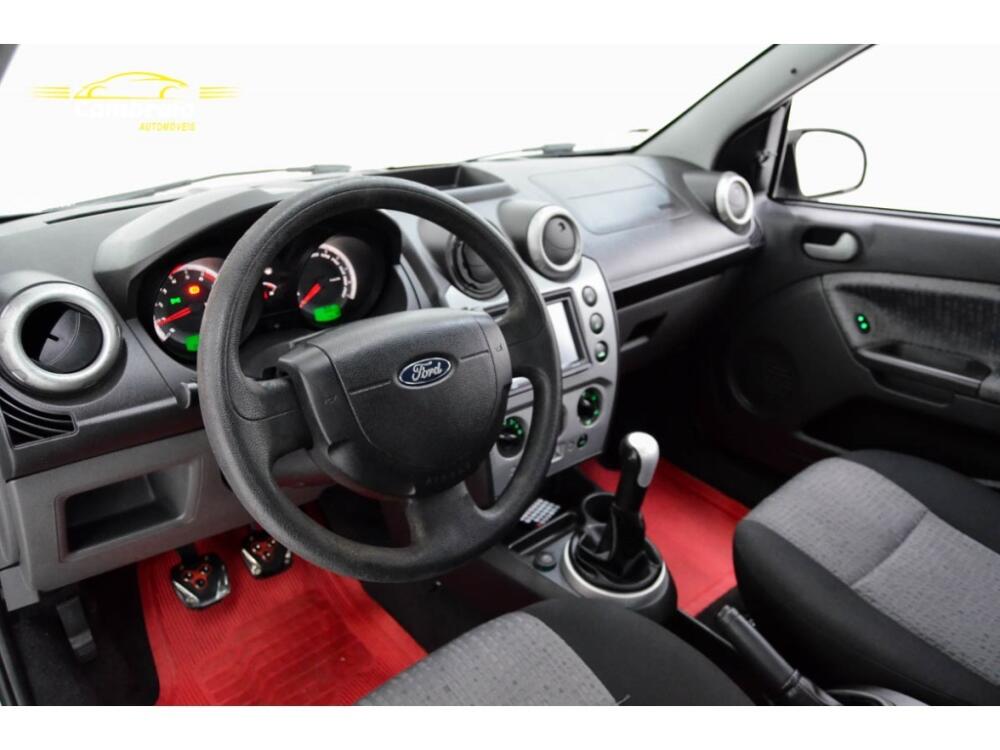 Ford Fiesta Sedan
