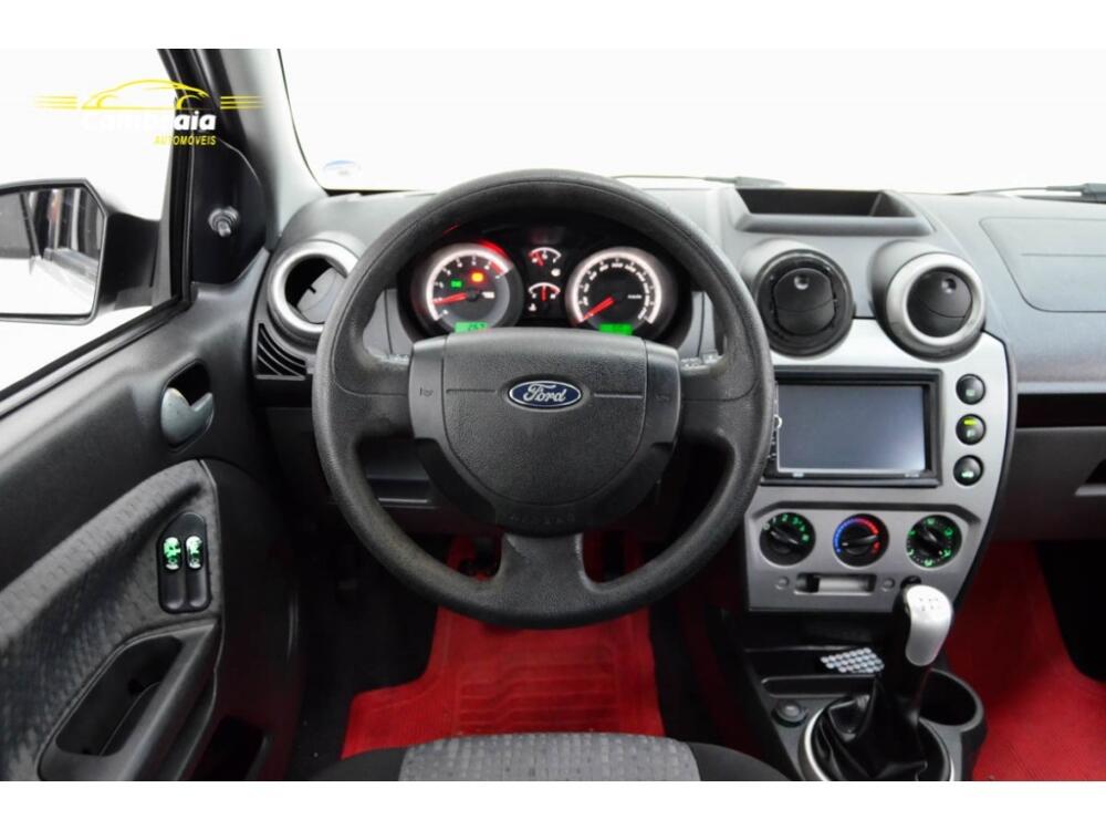 Ford Fiesta Sedan