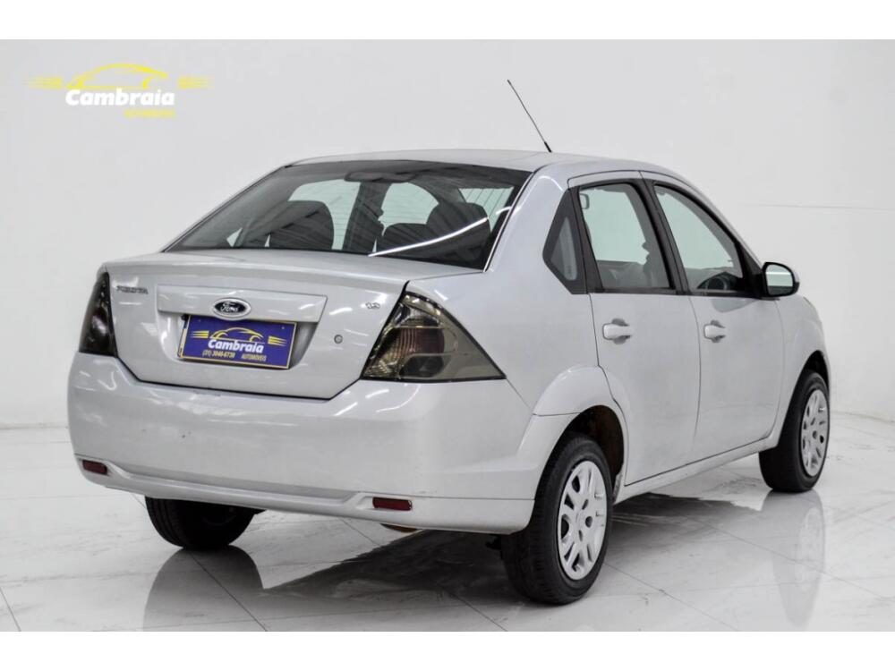 Ford Fiesta Sedan