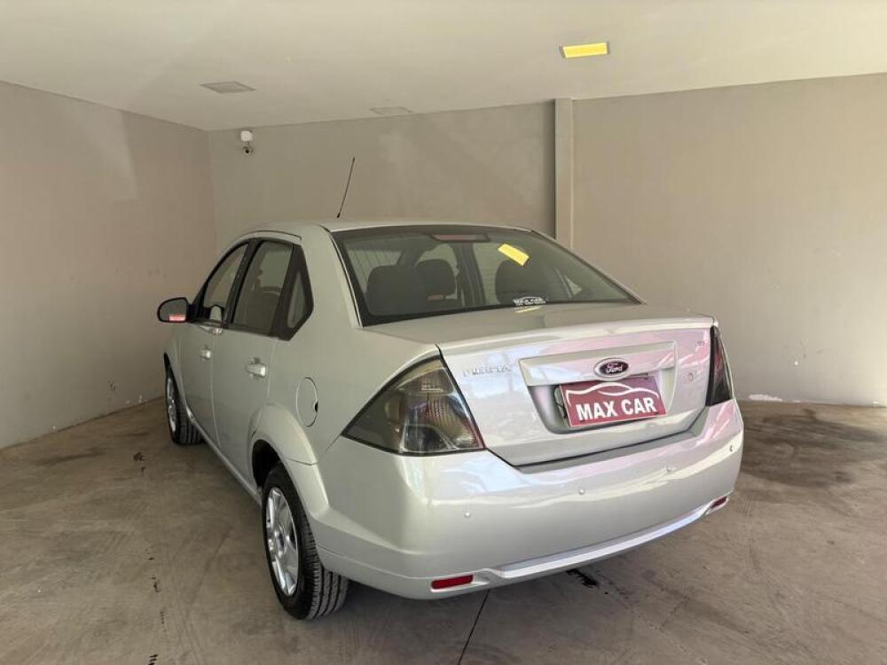 Ford Fiesta Sedan