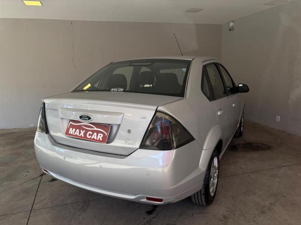 Ford Fiesta Sedan