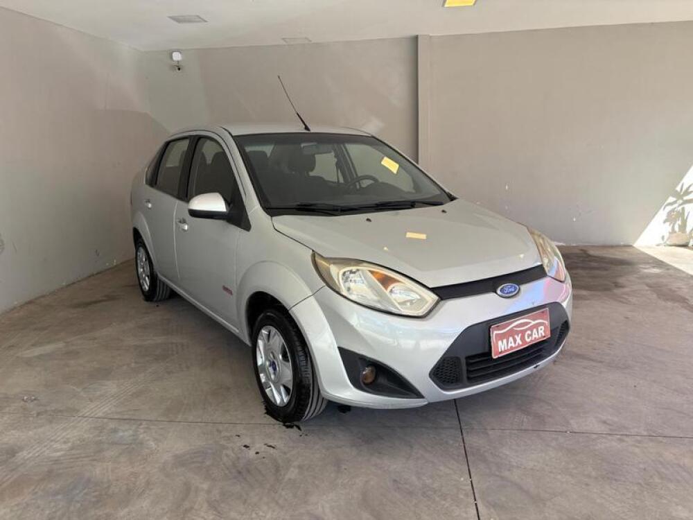 Ford Fiesta Sedan