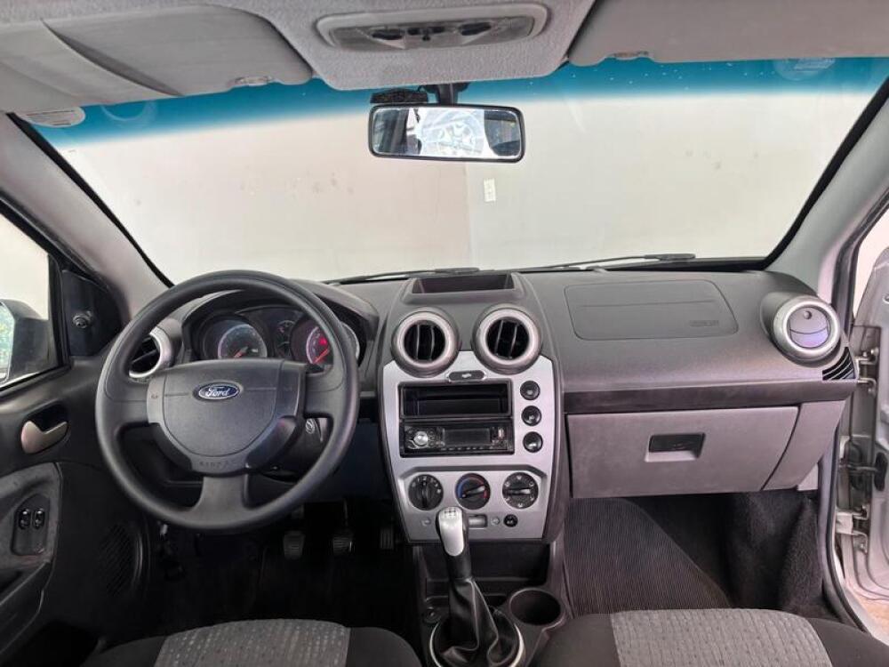 Ford Fiesta Sedan