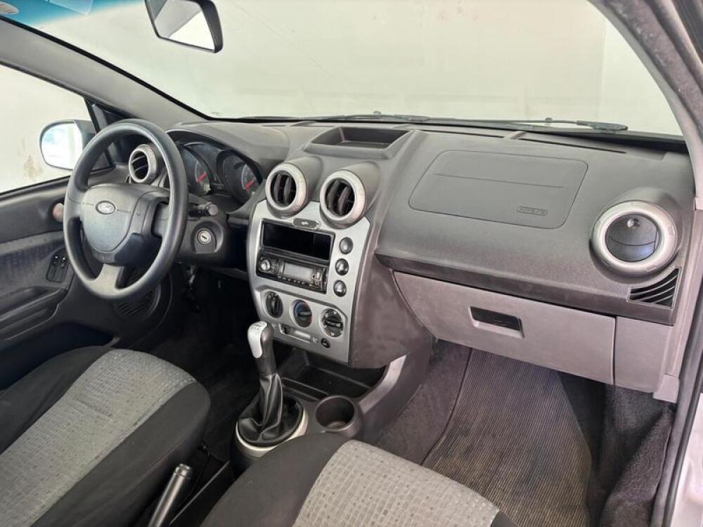 Ford Fiesta Sedan