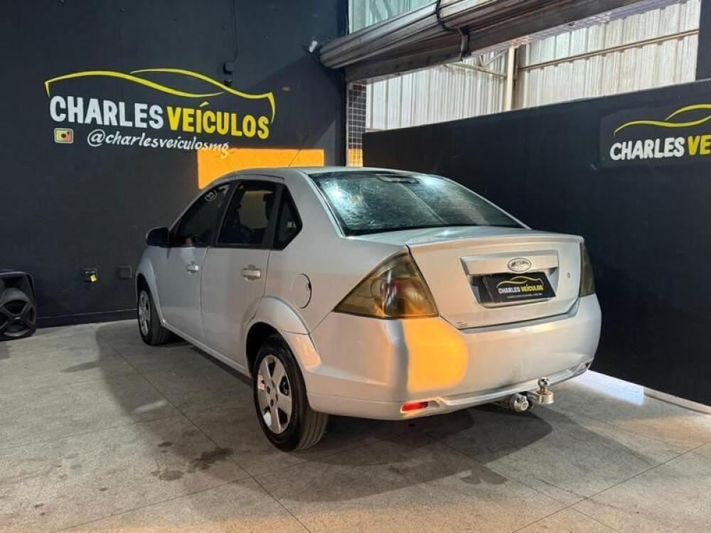 Ford Fiesta Sedan