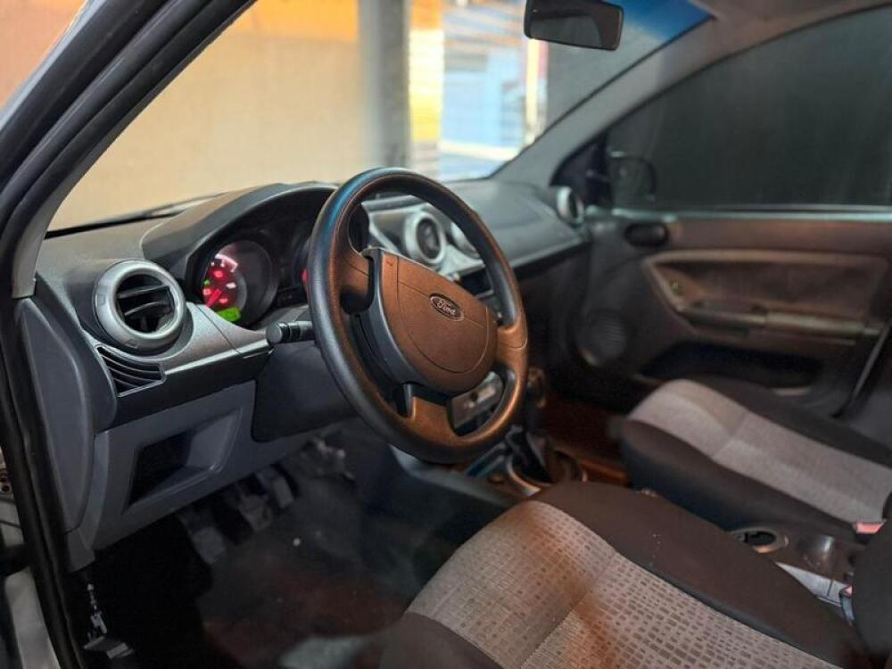 Ford Fiesta Sedan