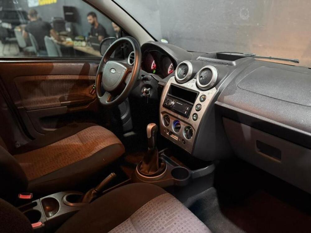 Ford Fiesta Sedan