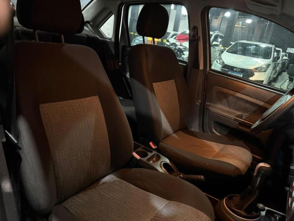 Ford Fiesta Sedan