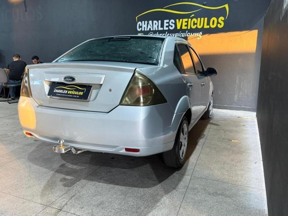 Ford Fiesta Sedan