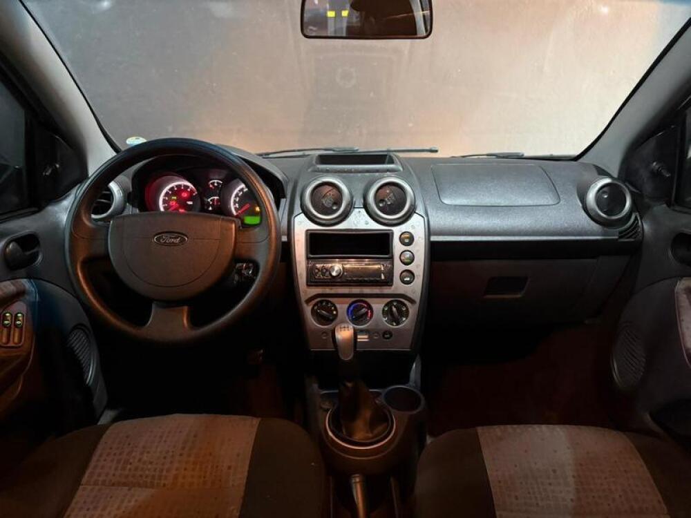 Ford Fiesta Sedan