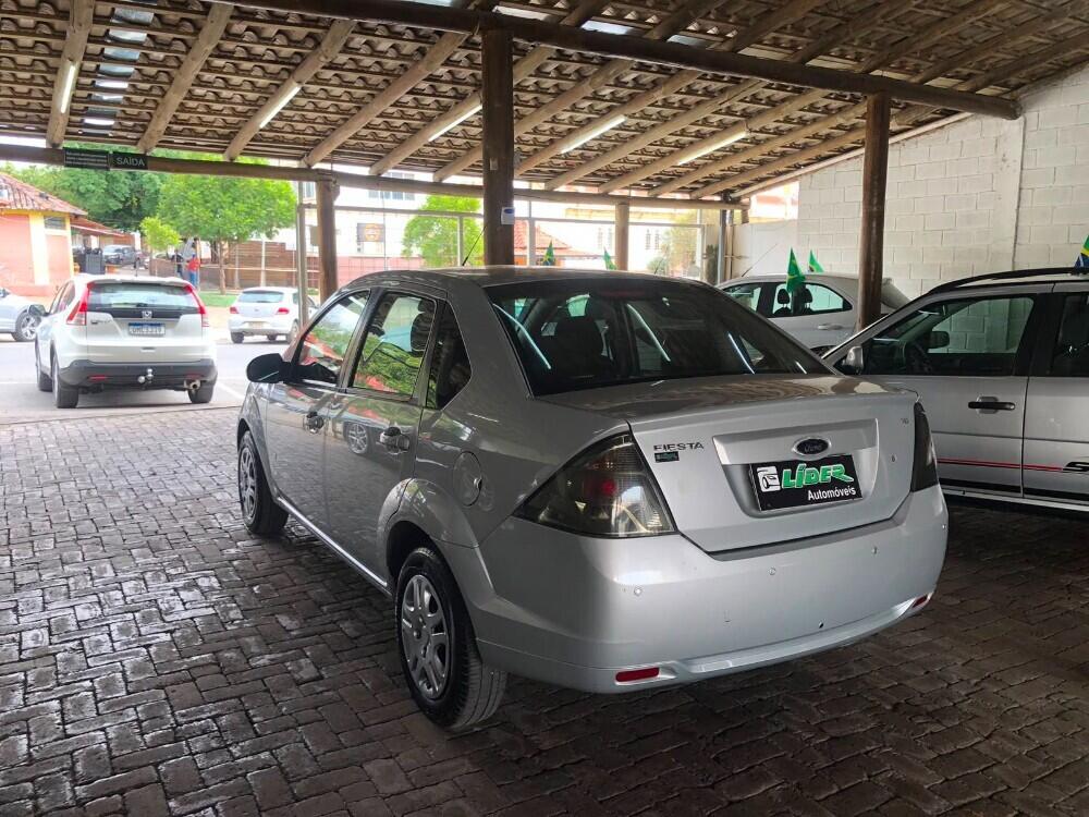 Ford Fiesta Sedan