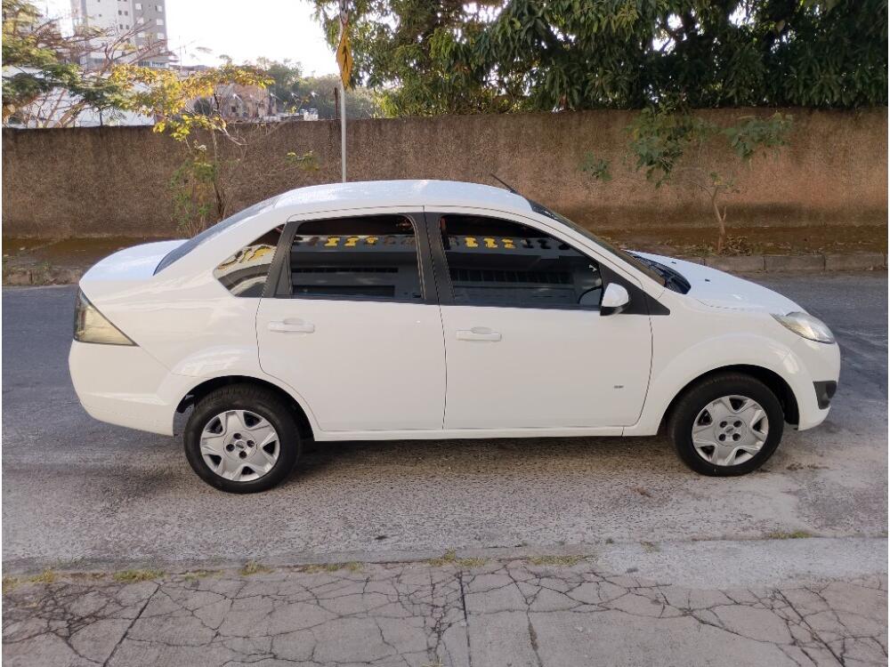 Ford Fiesta Sedan