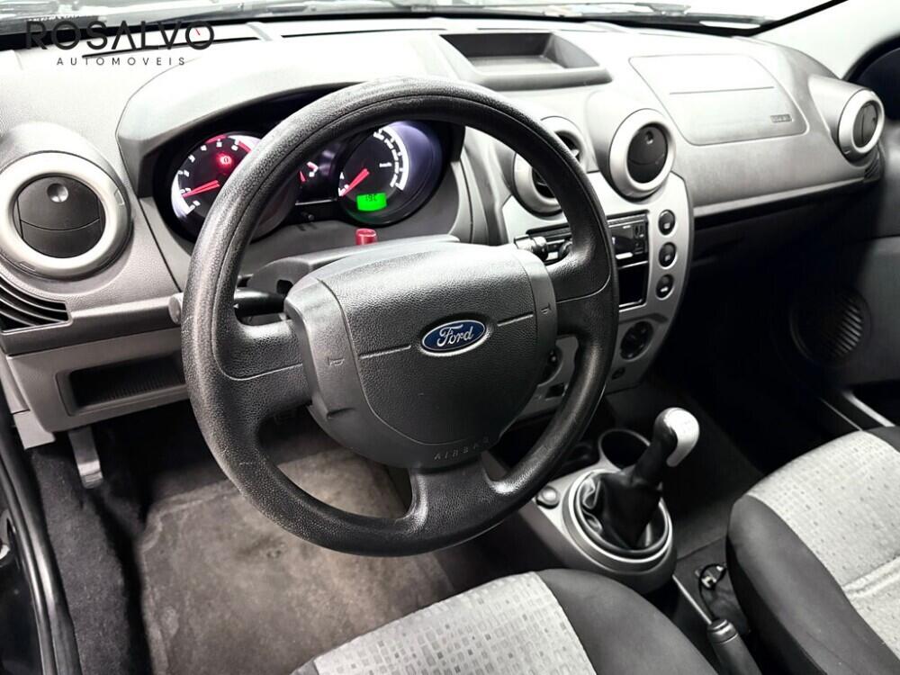 Ford Fiesta Sedan