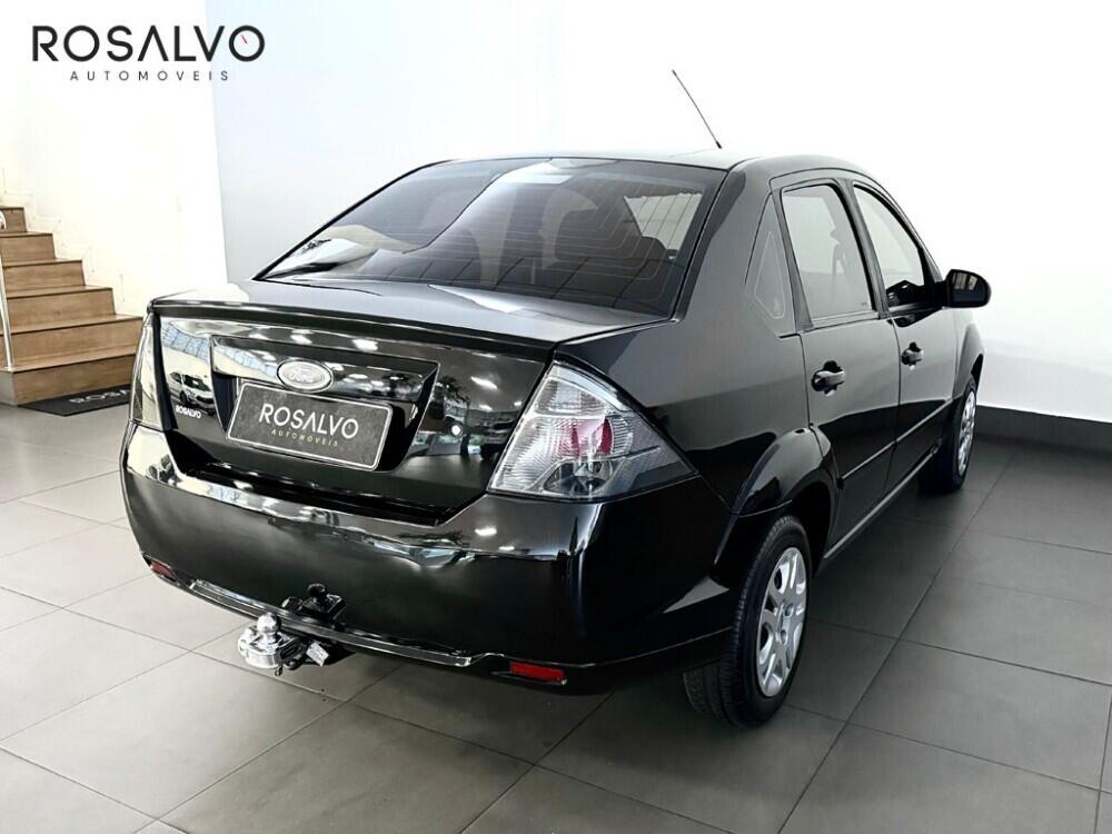 Ford Fiesta Sedan
