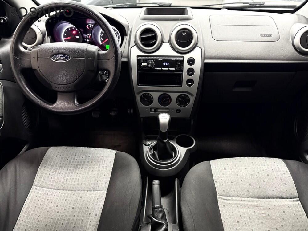 Ford Fiesta Sedan