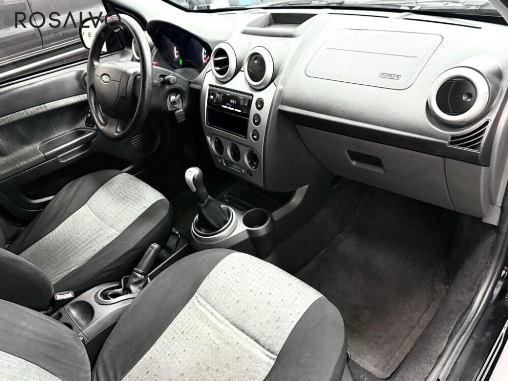 Ford Fiesta Sedan