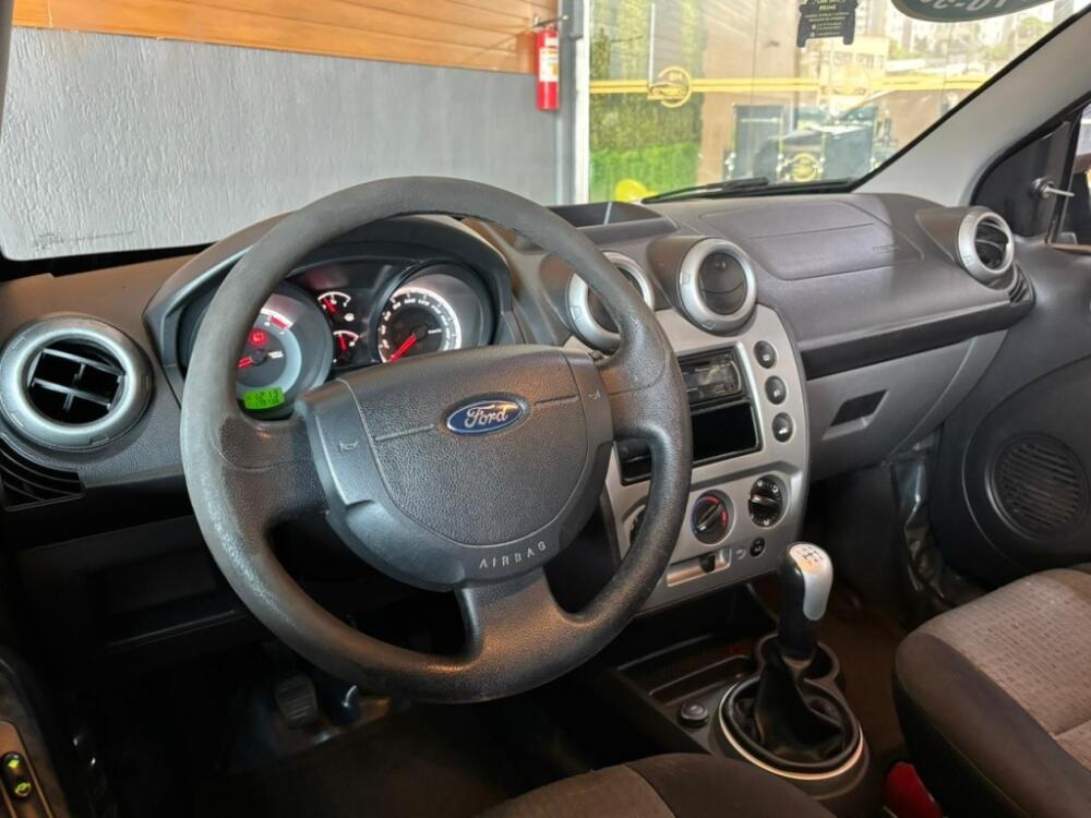 Ford Fiesta Sedan