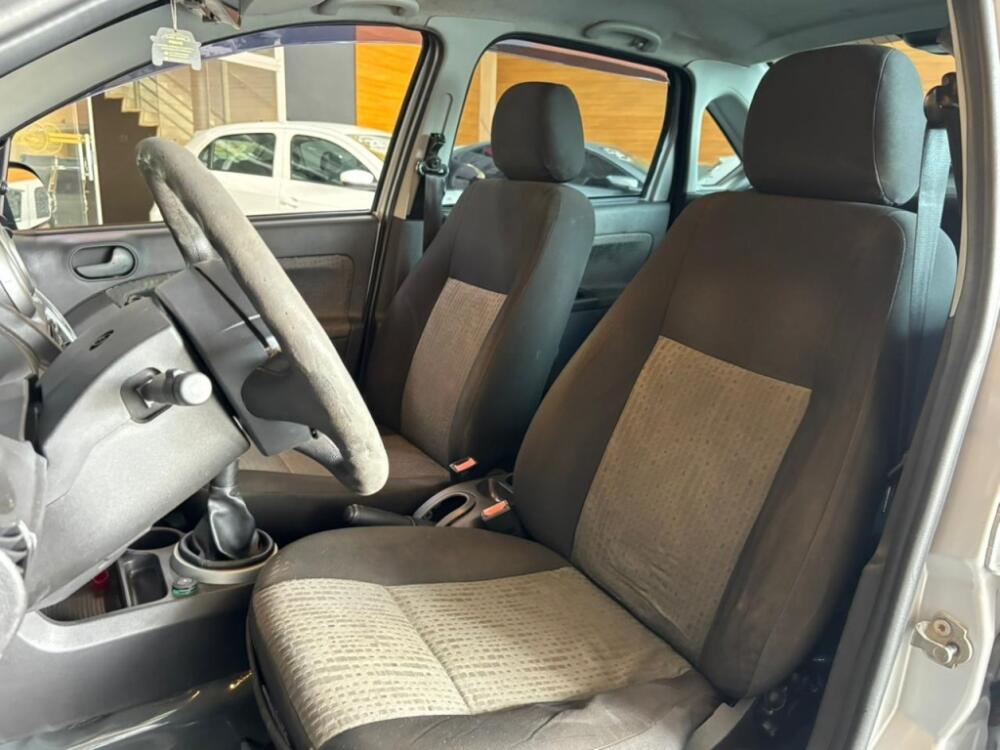 Ford Fiesta Sedan
