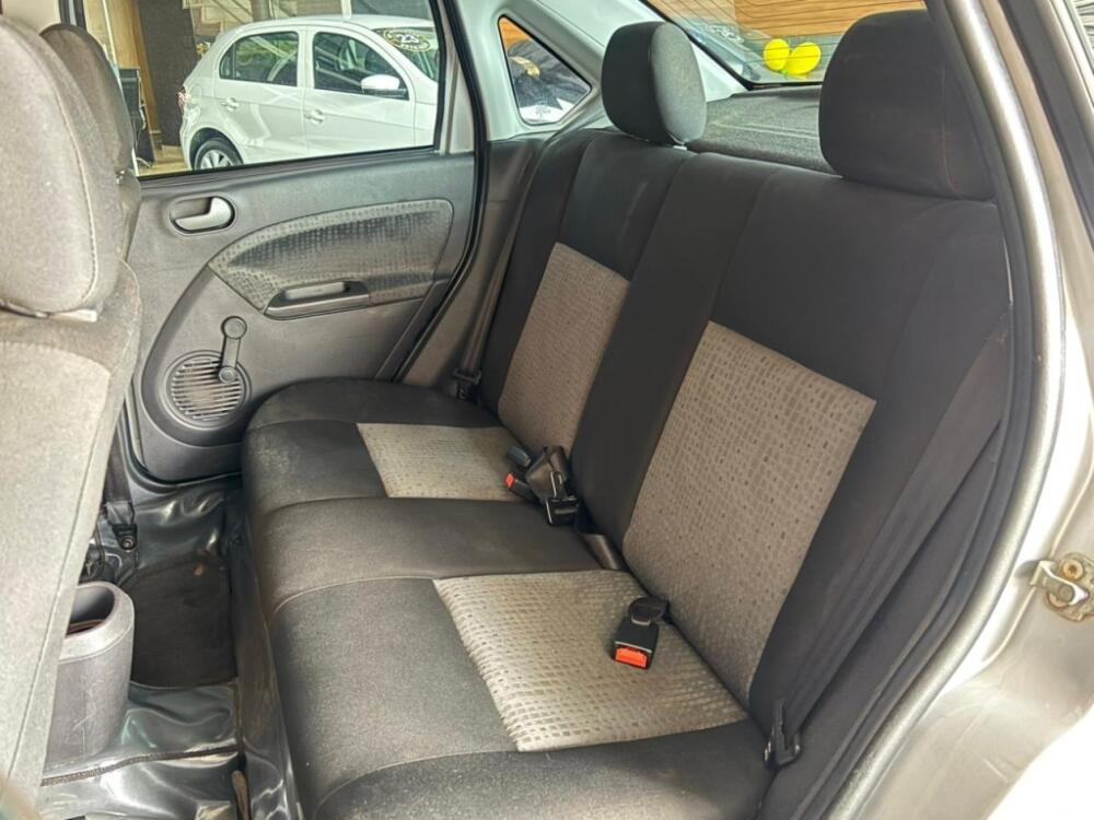Ford Fiesta Sedan