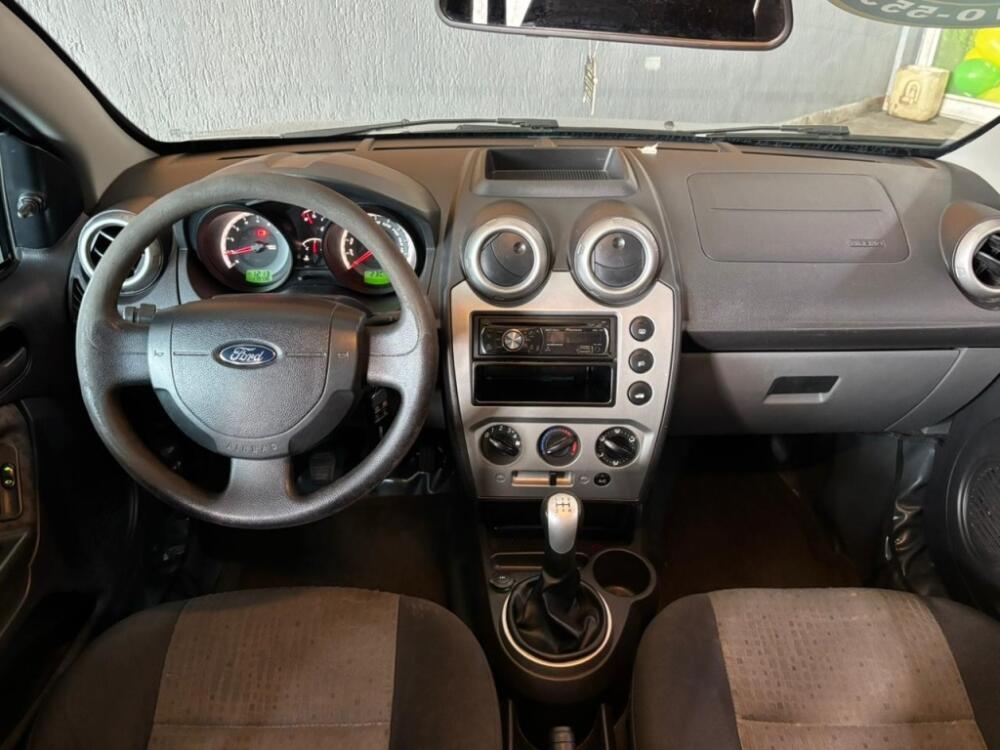 Ford Fiesta Sedan