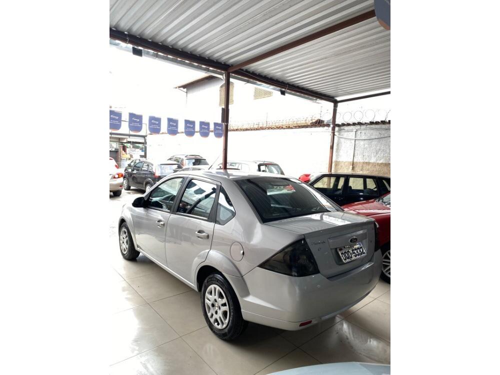 Ford Fiesta Sedan