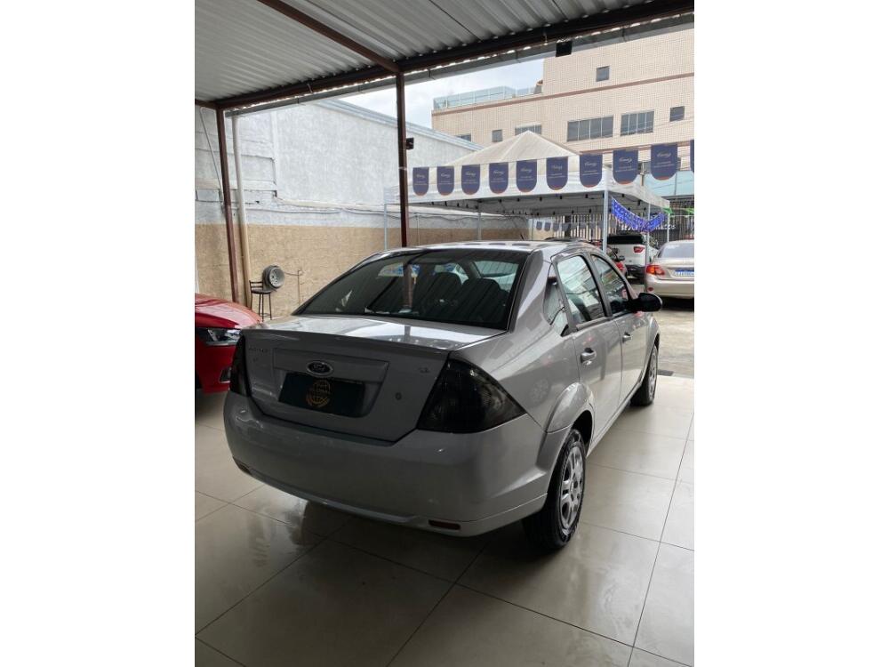 Ford Fiesta Sedan