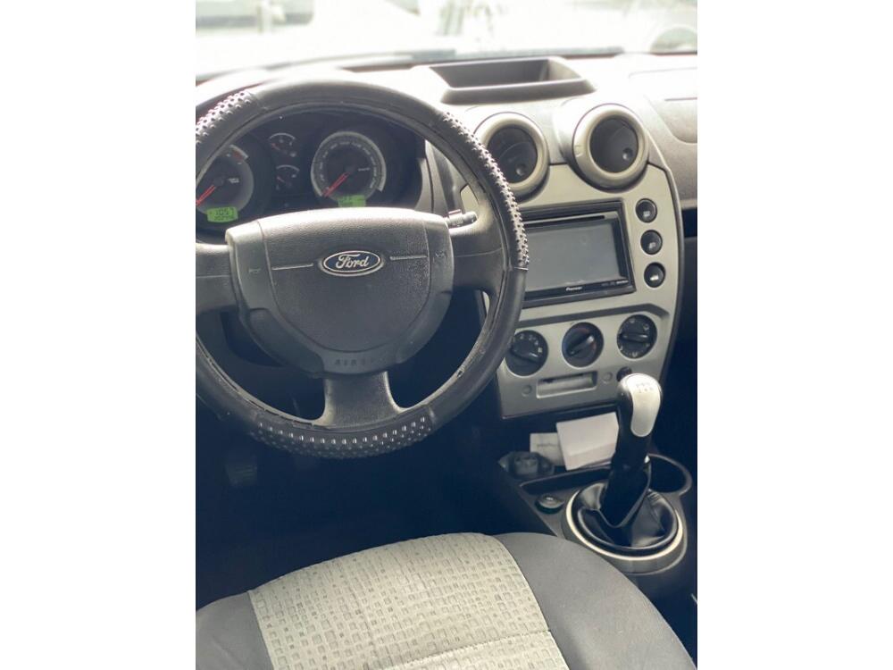Ford Fiesta Sedan