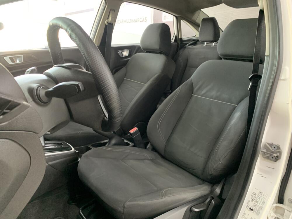 Ford Fiesta Sedan