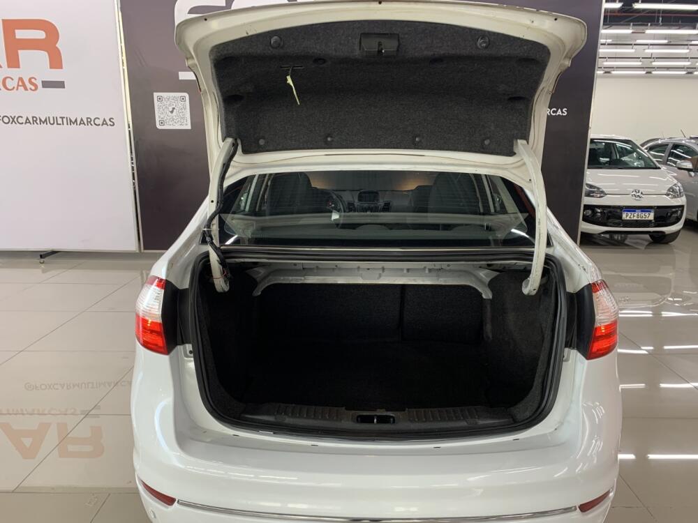 Ford Fiesta Sedan