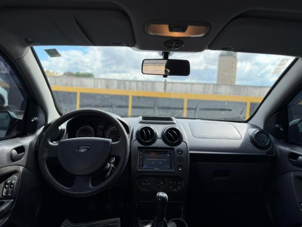 Ford Fiesta Sedan