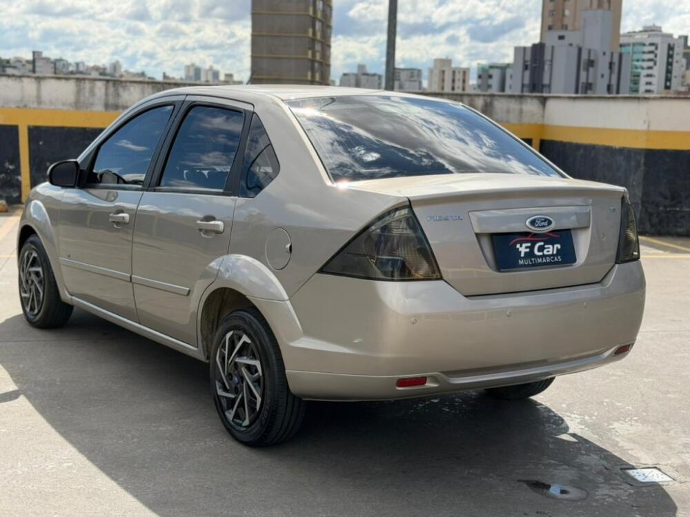 Ford Fiesta Sedan