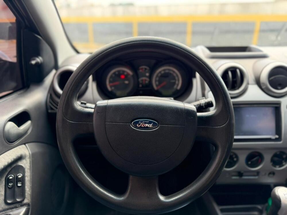 Ford Fiesta Sedan