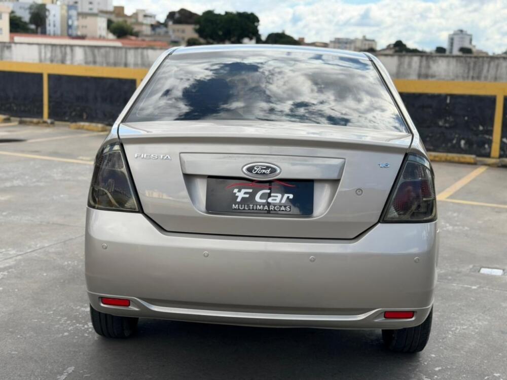 Ford Fiesta Sedan