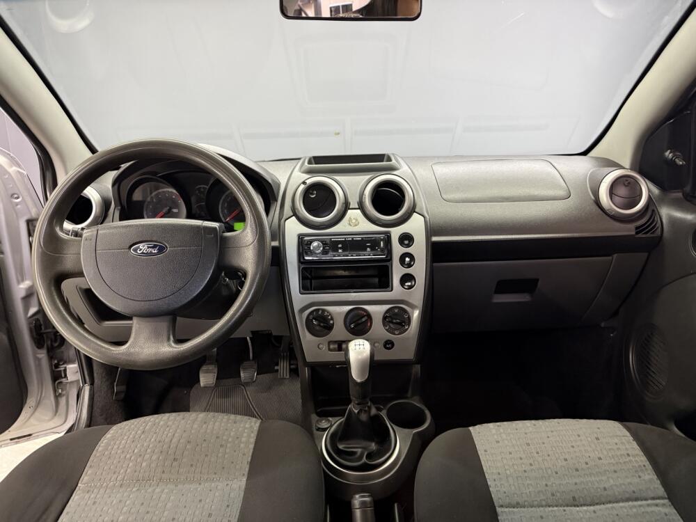 Ford Fiesta Sedan