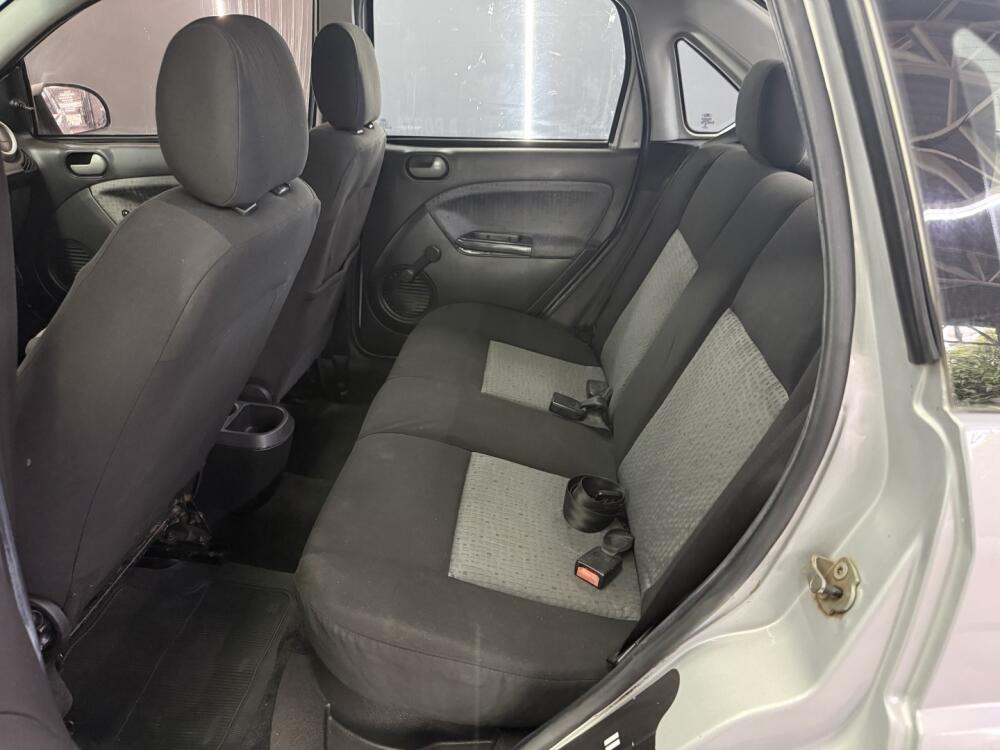 Ford Fiesta Sedan