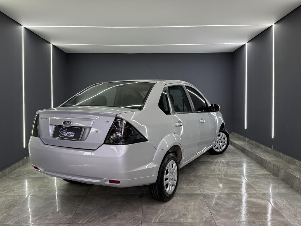 Ford Fiesta Sedan