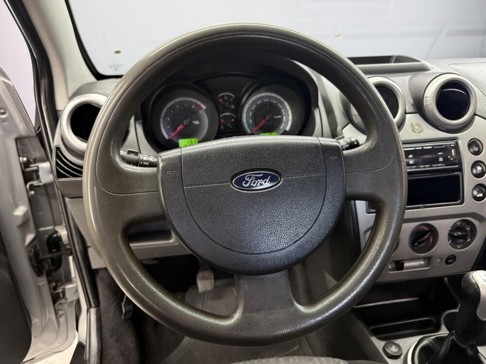 Ford Fiesta Sedan